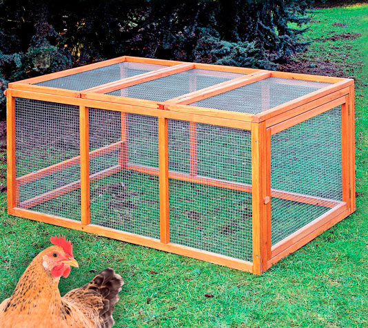 parque para gallinas de madera