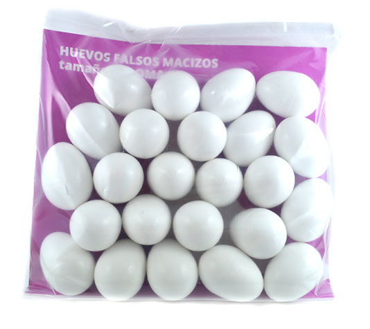 huevos blancos macizos de paloma
