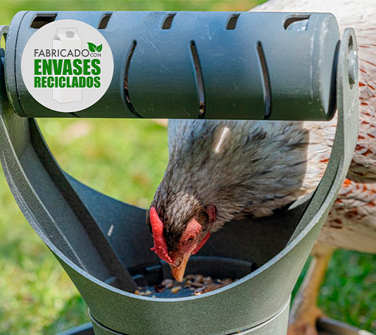comedero interactivo para aves de corral